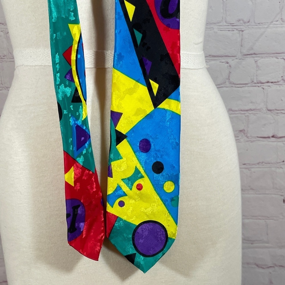 Vintage Policy Colorful Geometric Pattern Polyester Tie - Picture 2 of 5
